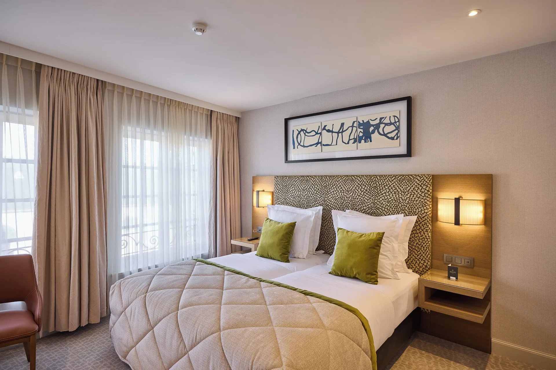Hotel Aragon — room