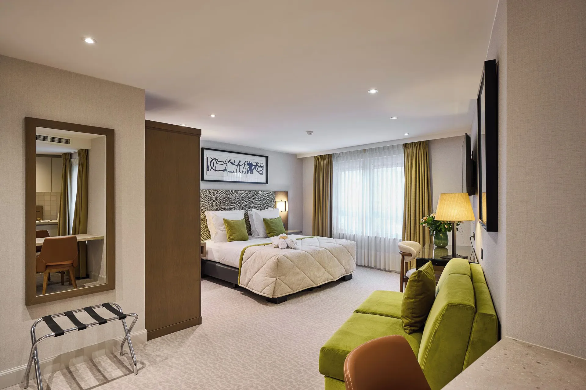 Hotel Aragon — room