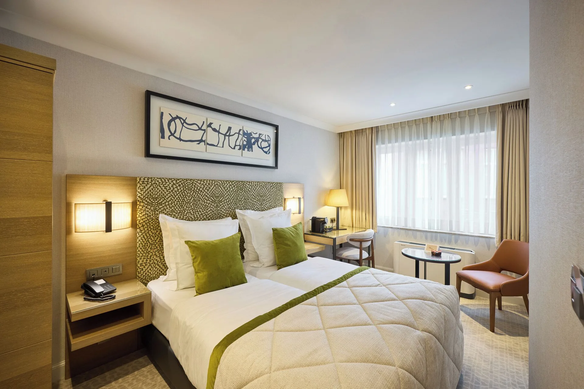 Hotel Aragon — room