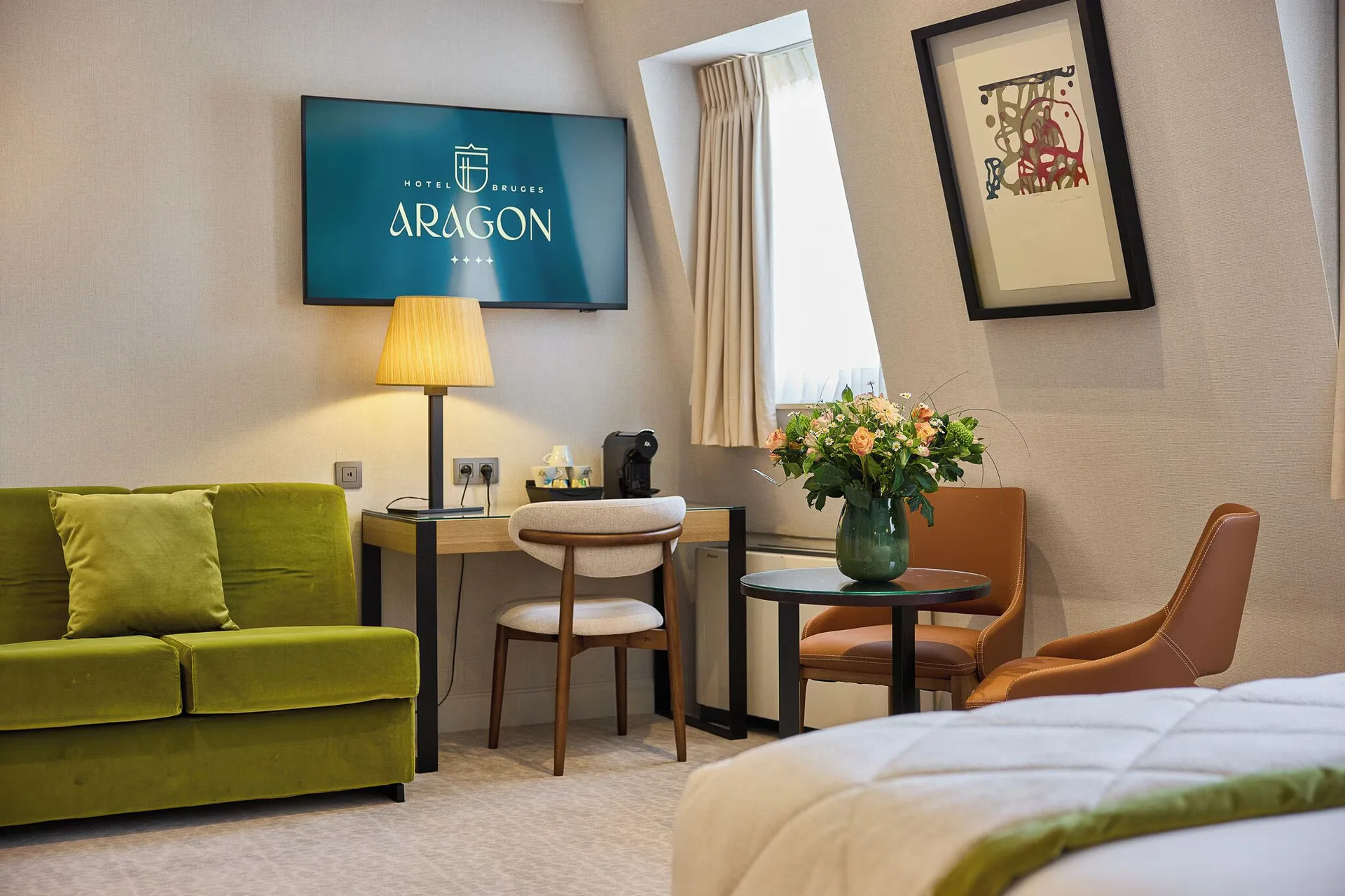 Hotel Aragon — room