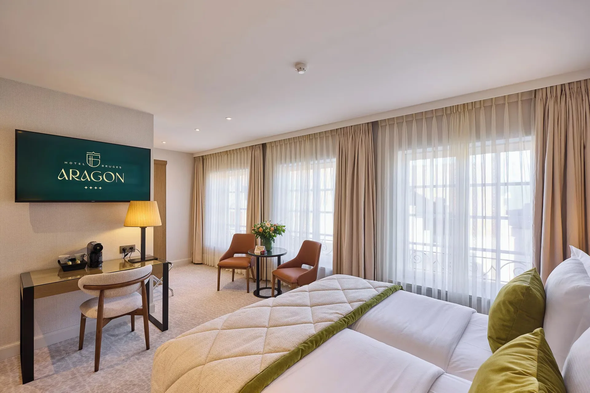 Hotel Aragon — room