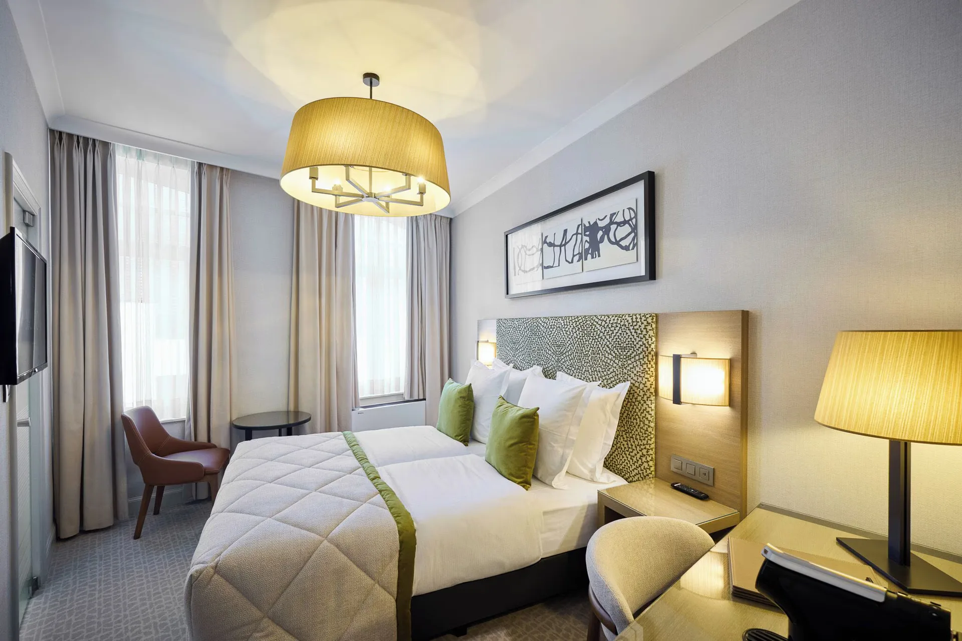 Hotel Aragon — room