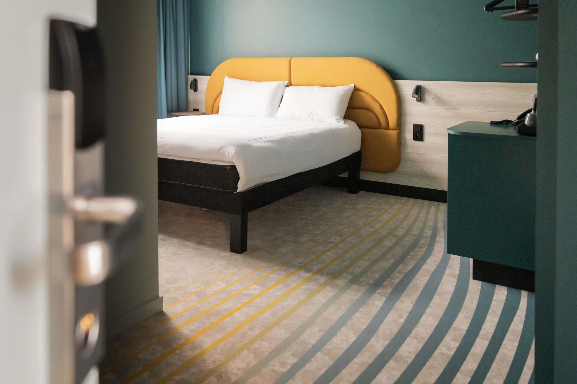 ibis Styles Brugge Centrum — room