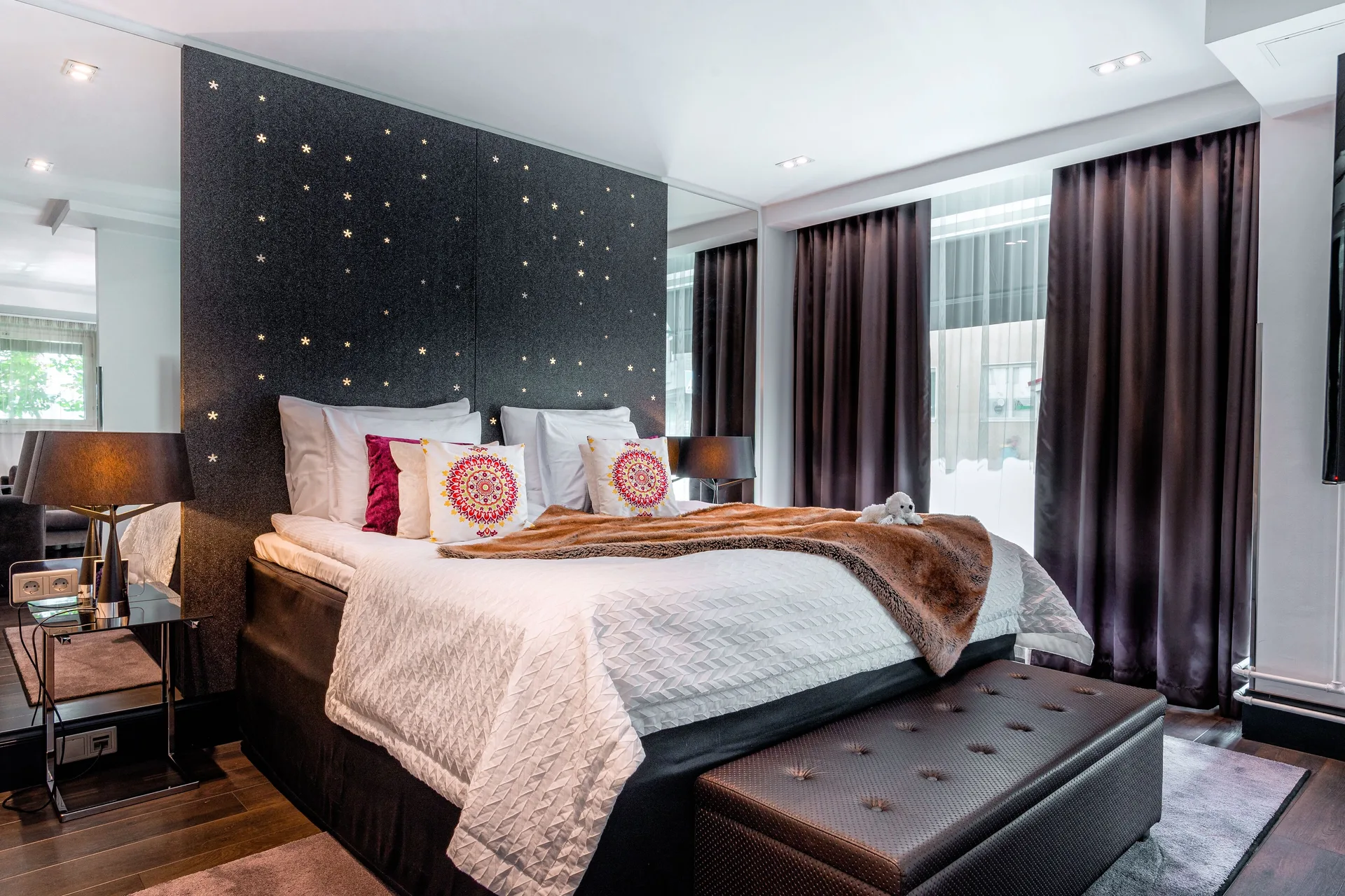 Arctic Light Hotel — room