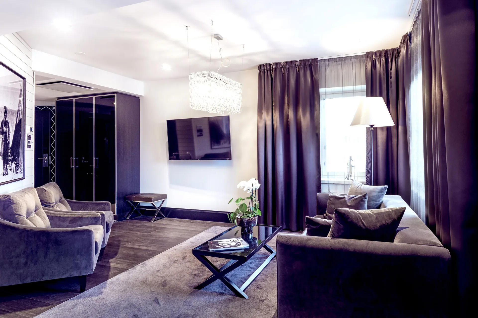Arctic Light Hotel — room