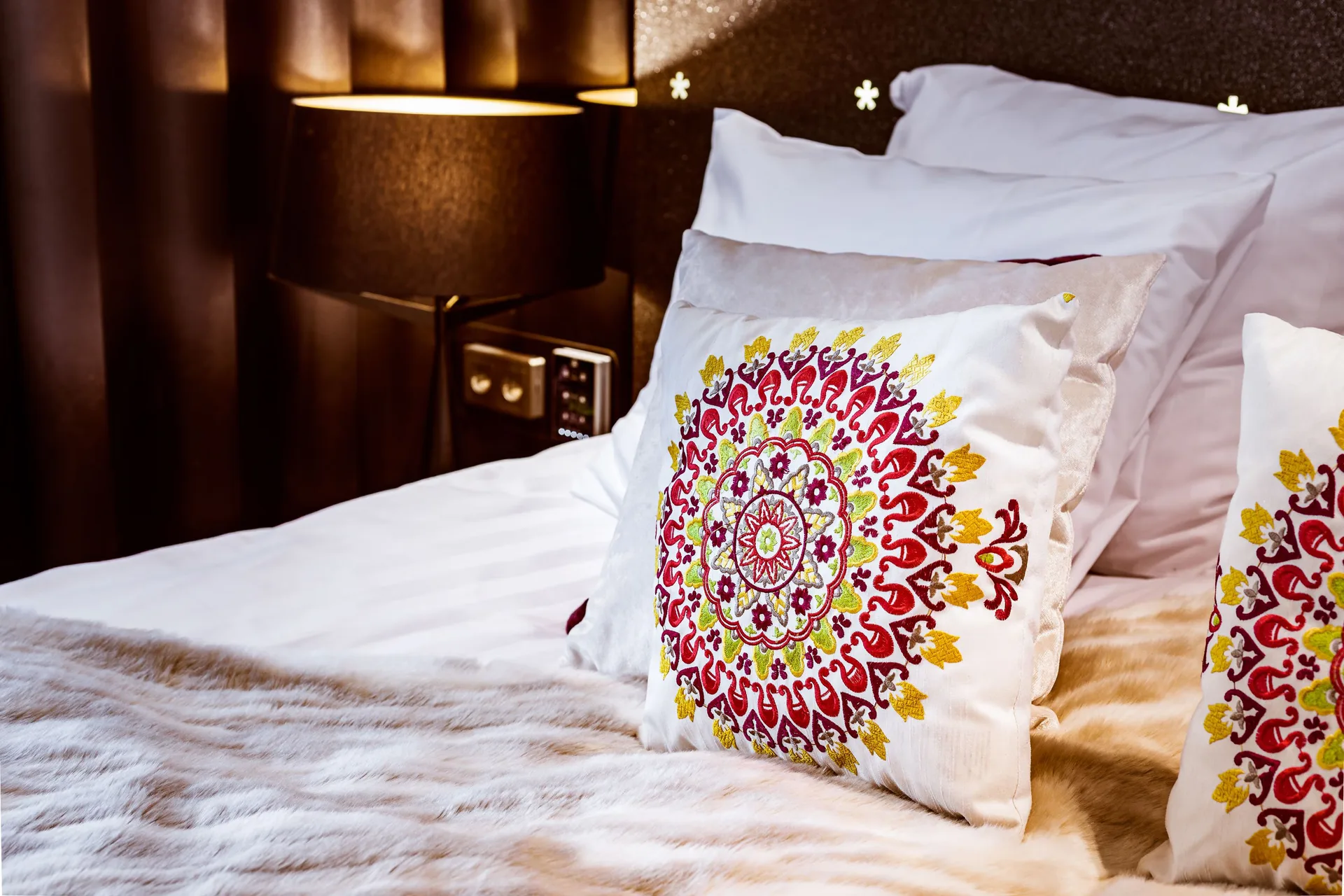 Arctic Light Hotel — room