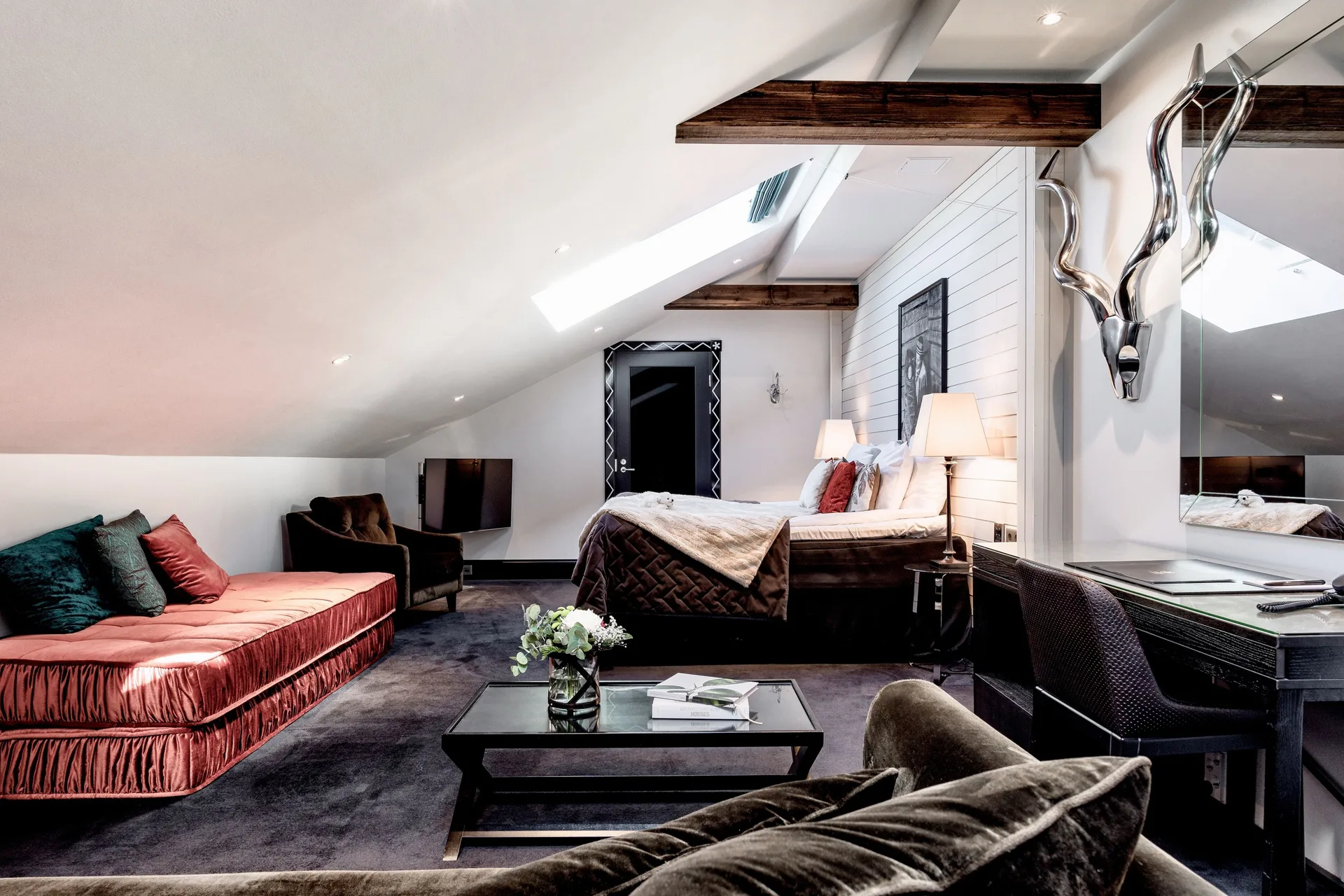 Arctic Light Hotel — room