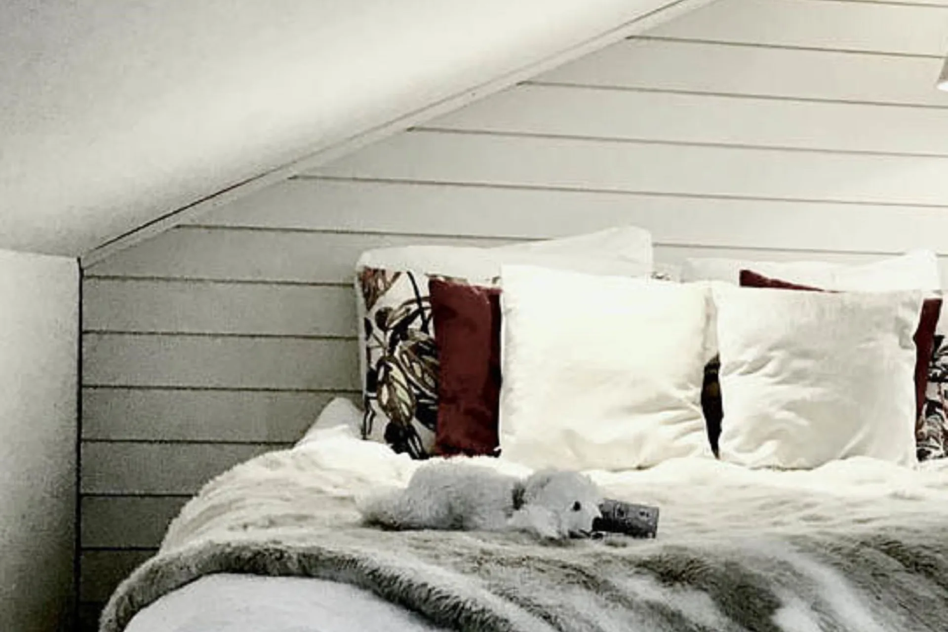 Arctic Light Hotel — room