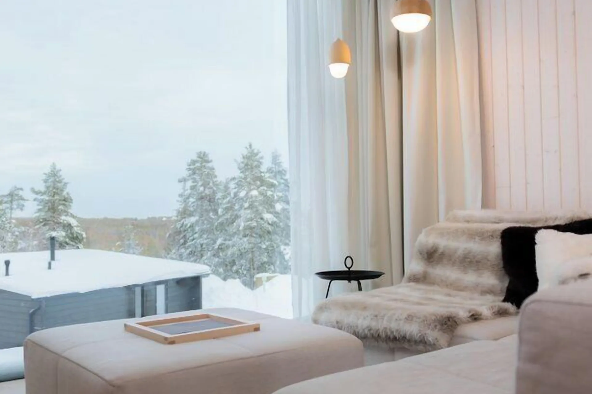 Arctic TreeHouse Hotel — room