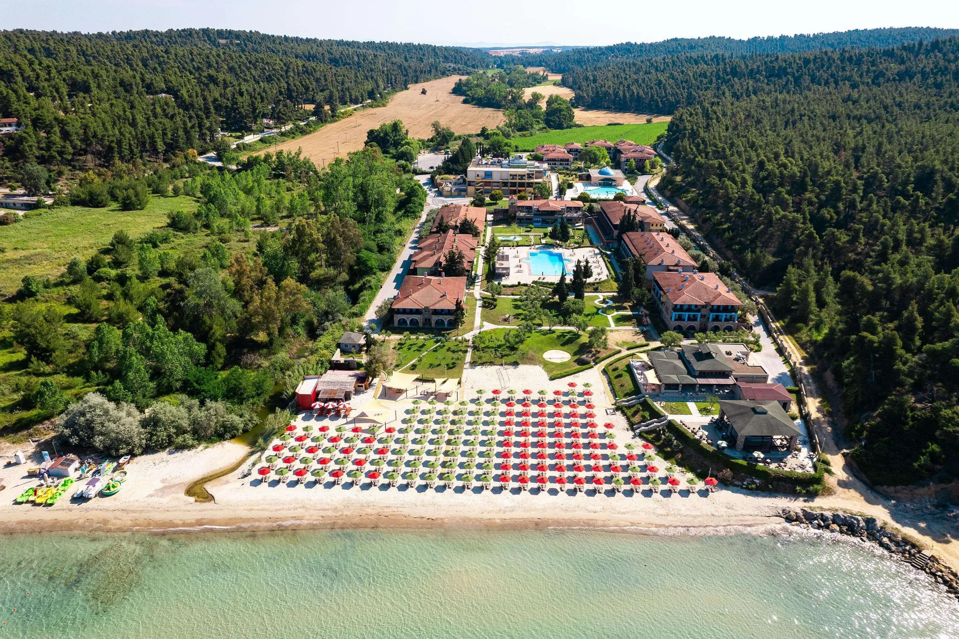 Simantro Resort — beach
