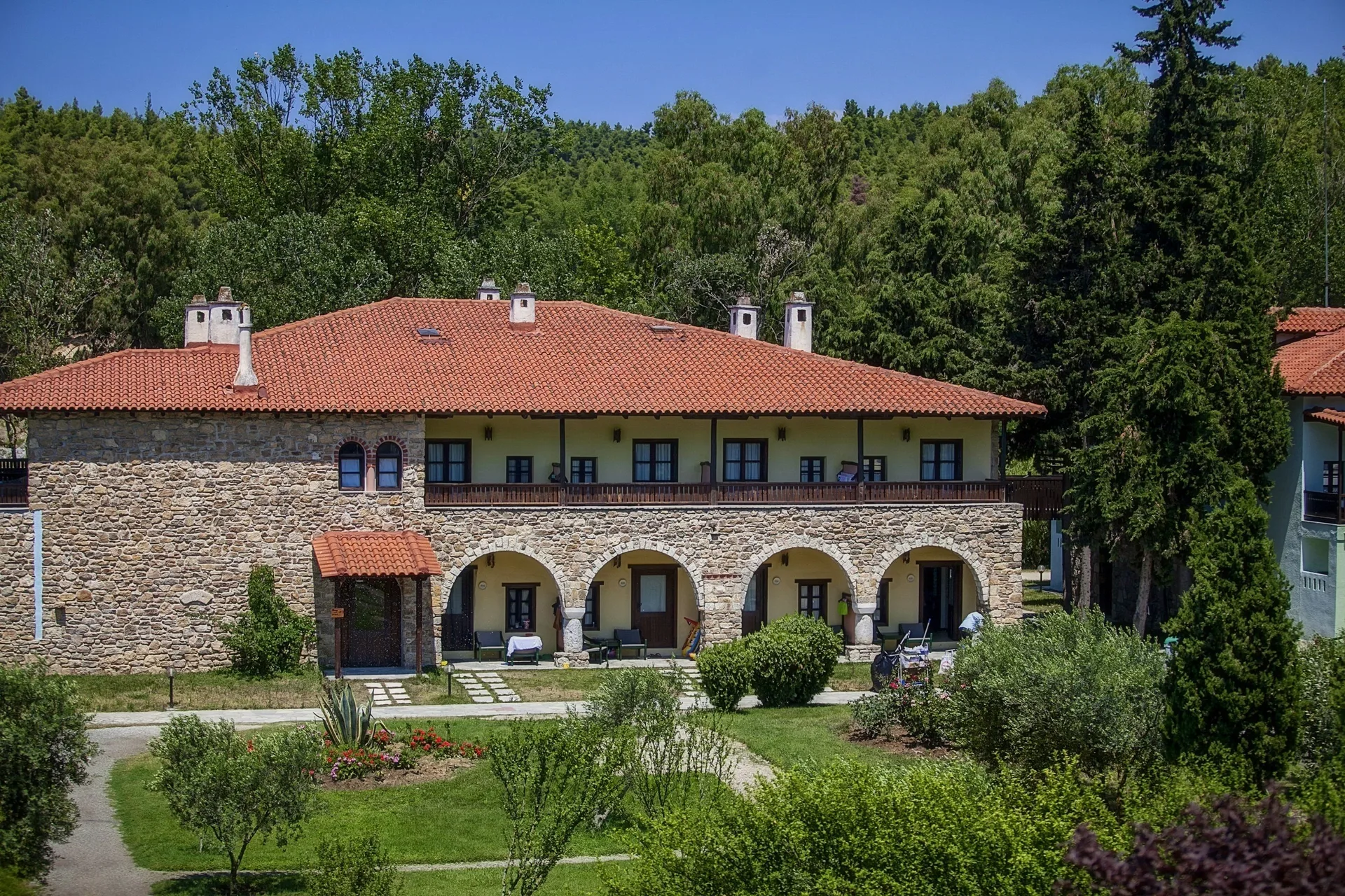 Simantro Resort — exterior