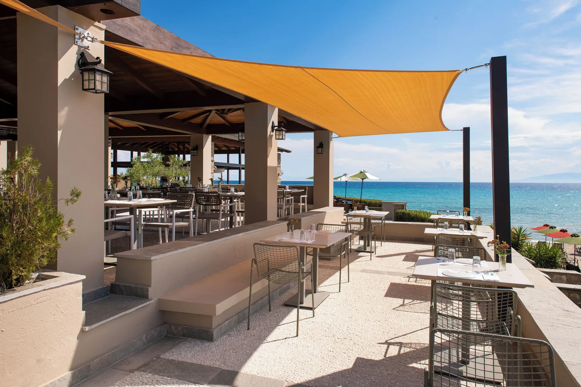 Simantro Resort — restaurant