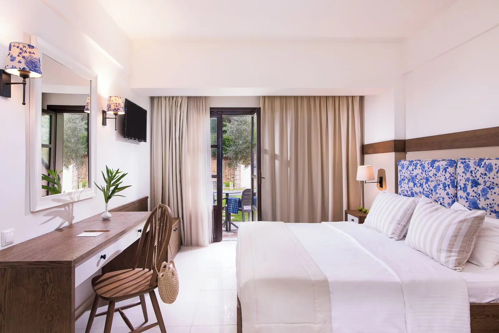 Simantro Resort — room