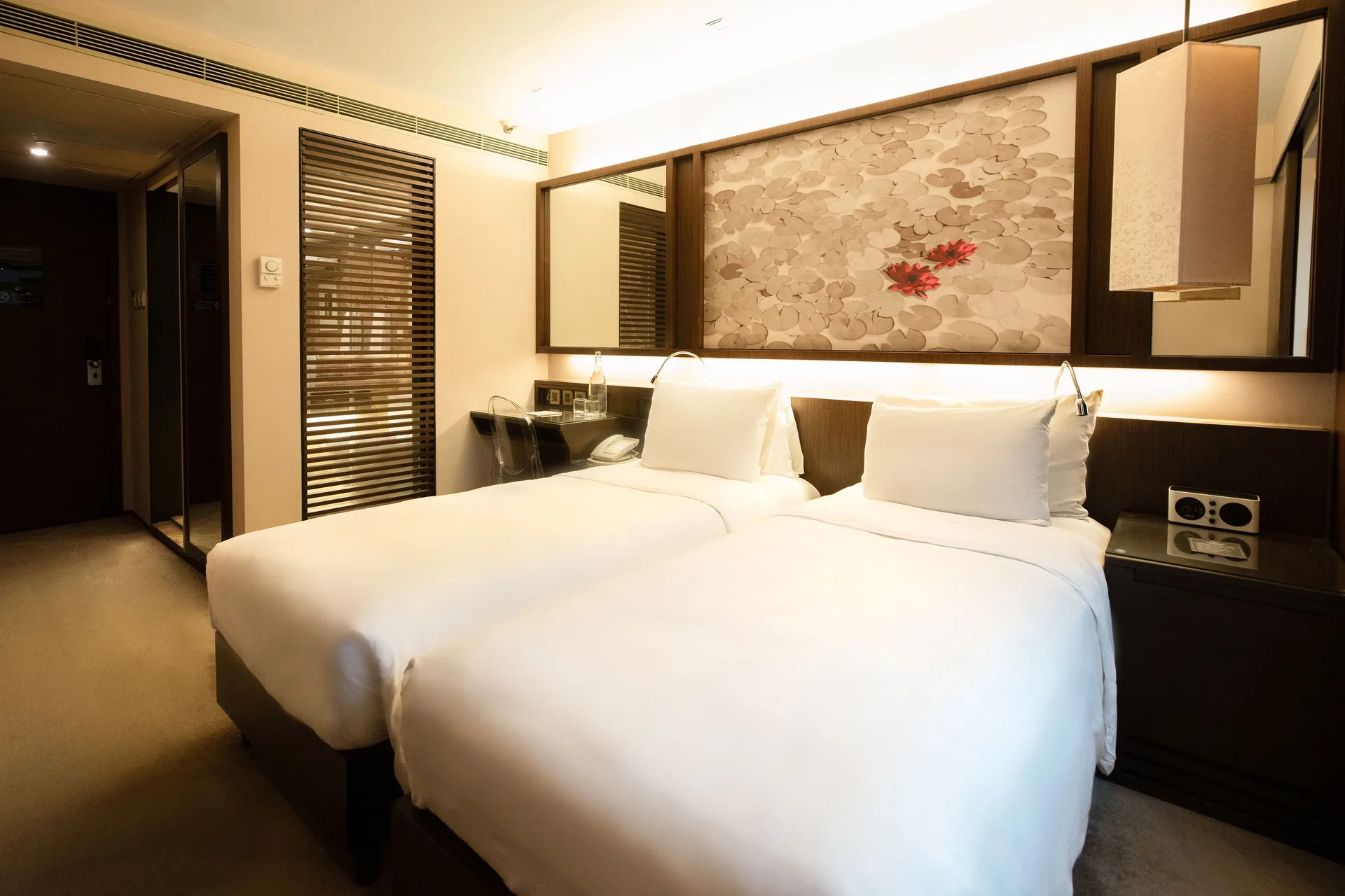 Eaton HK — room