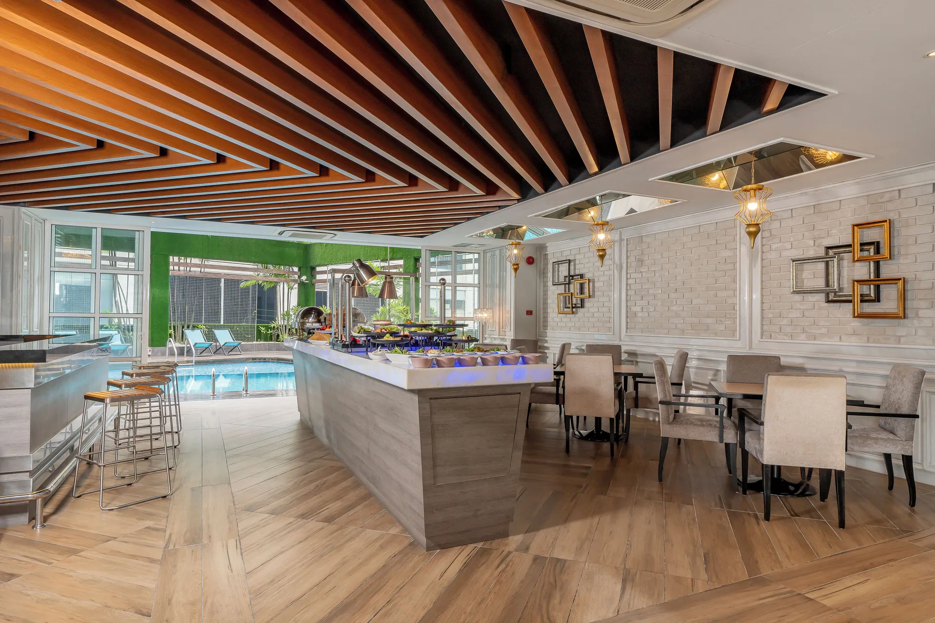 Melia Kuala Lumpur — restaurant
