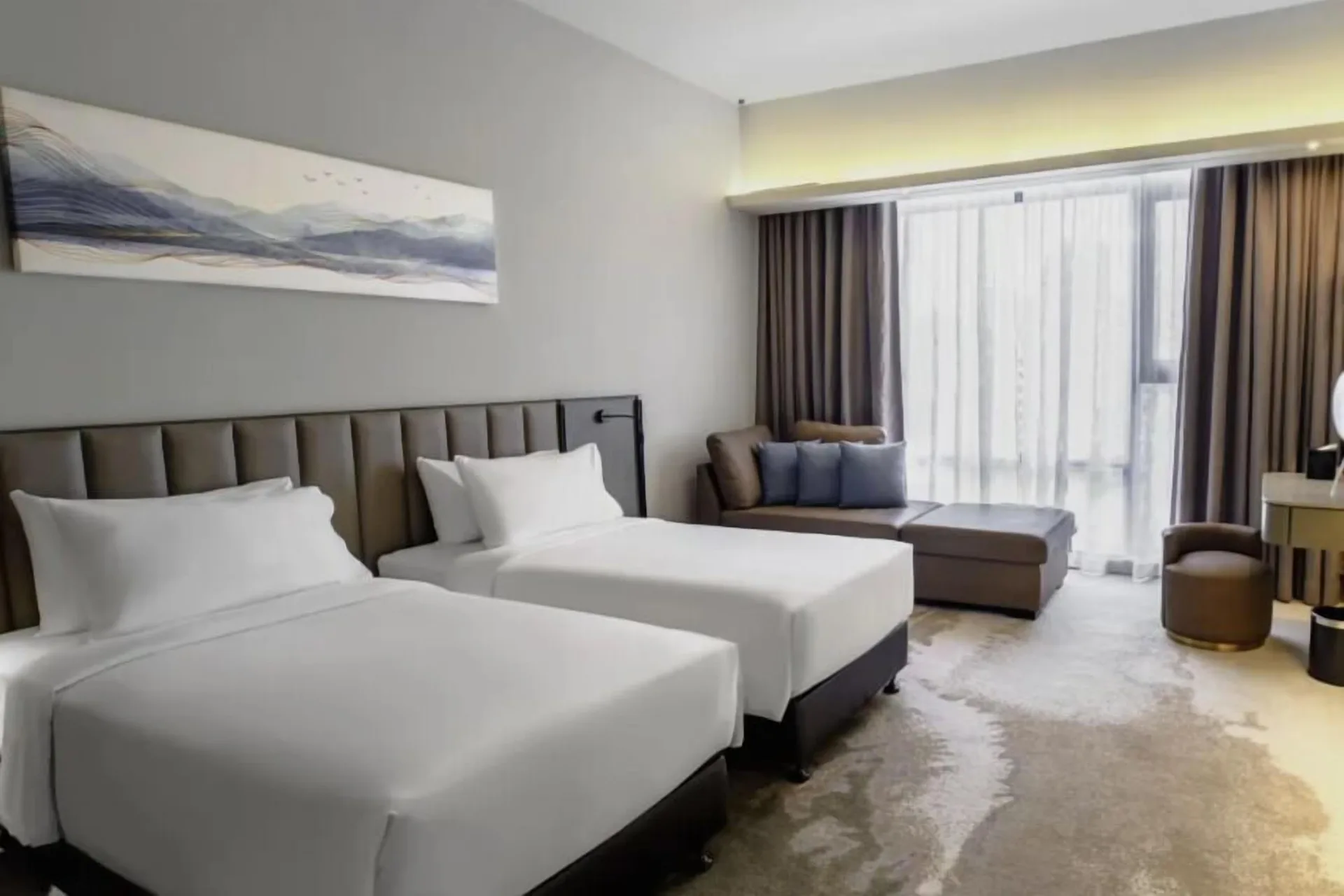 Sleeping Lion Suites — room