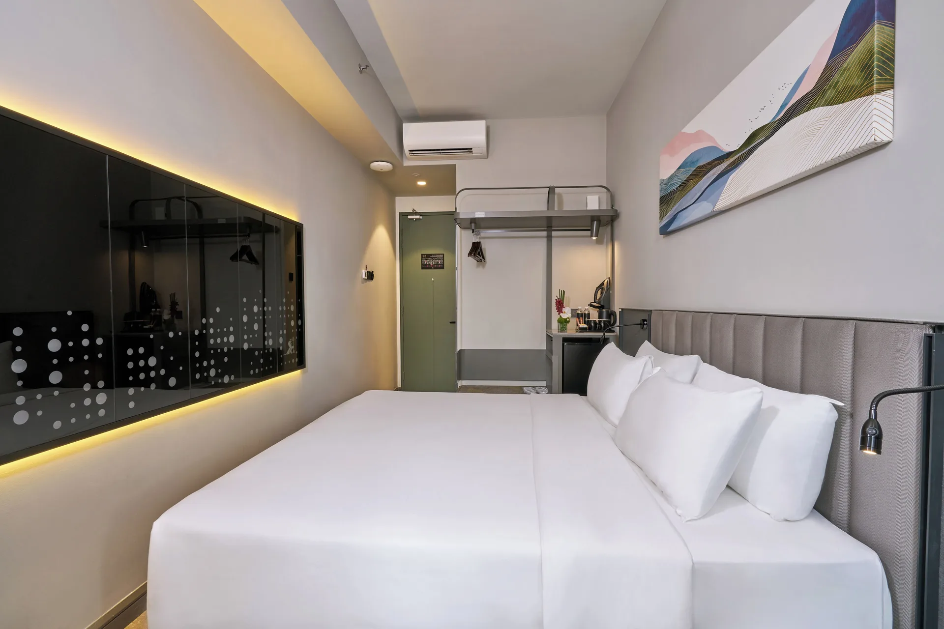 Sleeping Lion Suites — room