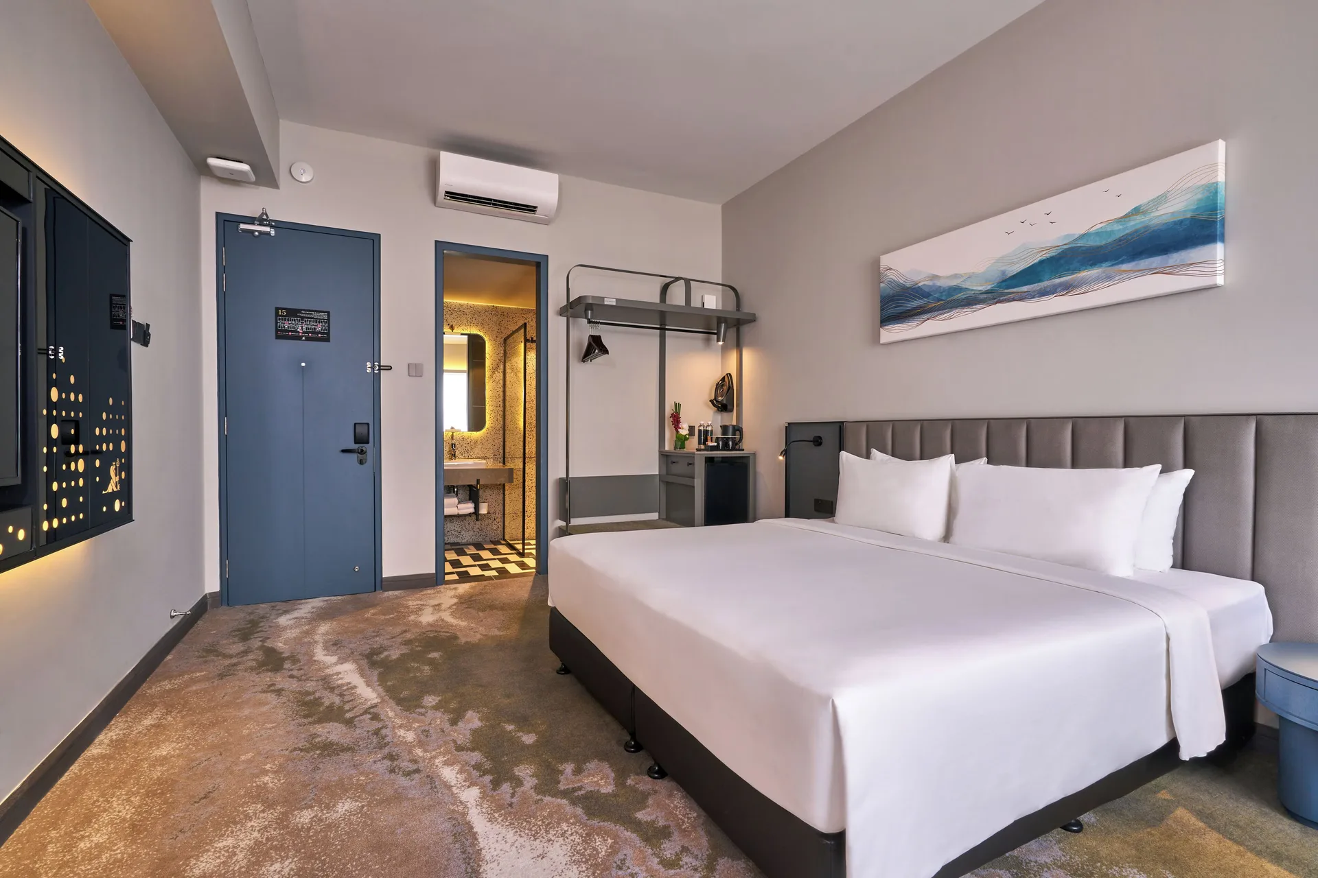 Sleeping Lion Suites — room