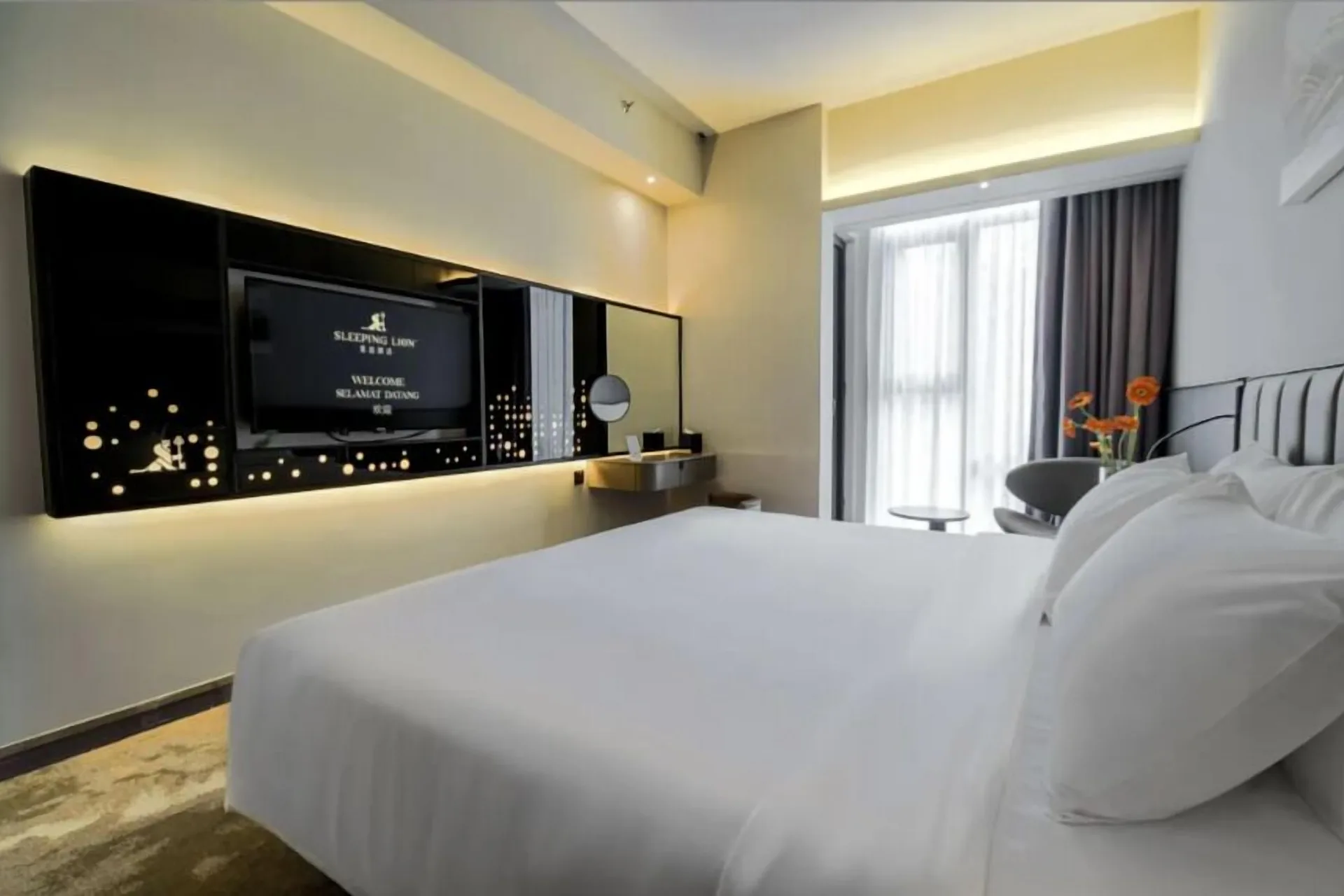 Sleeping Lion Suites — room