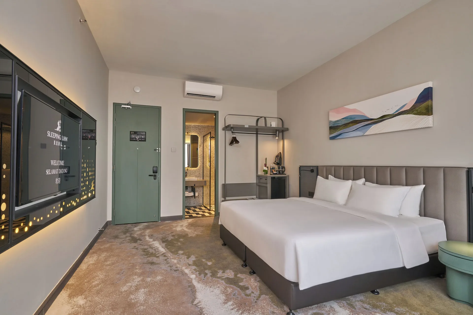 Sleeping Lion Suites — room