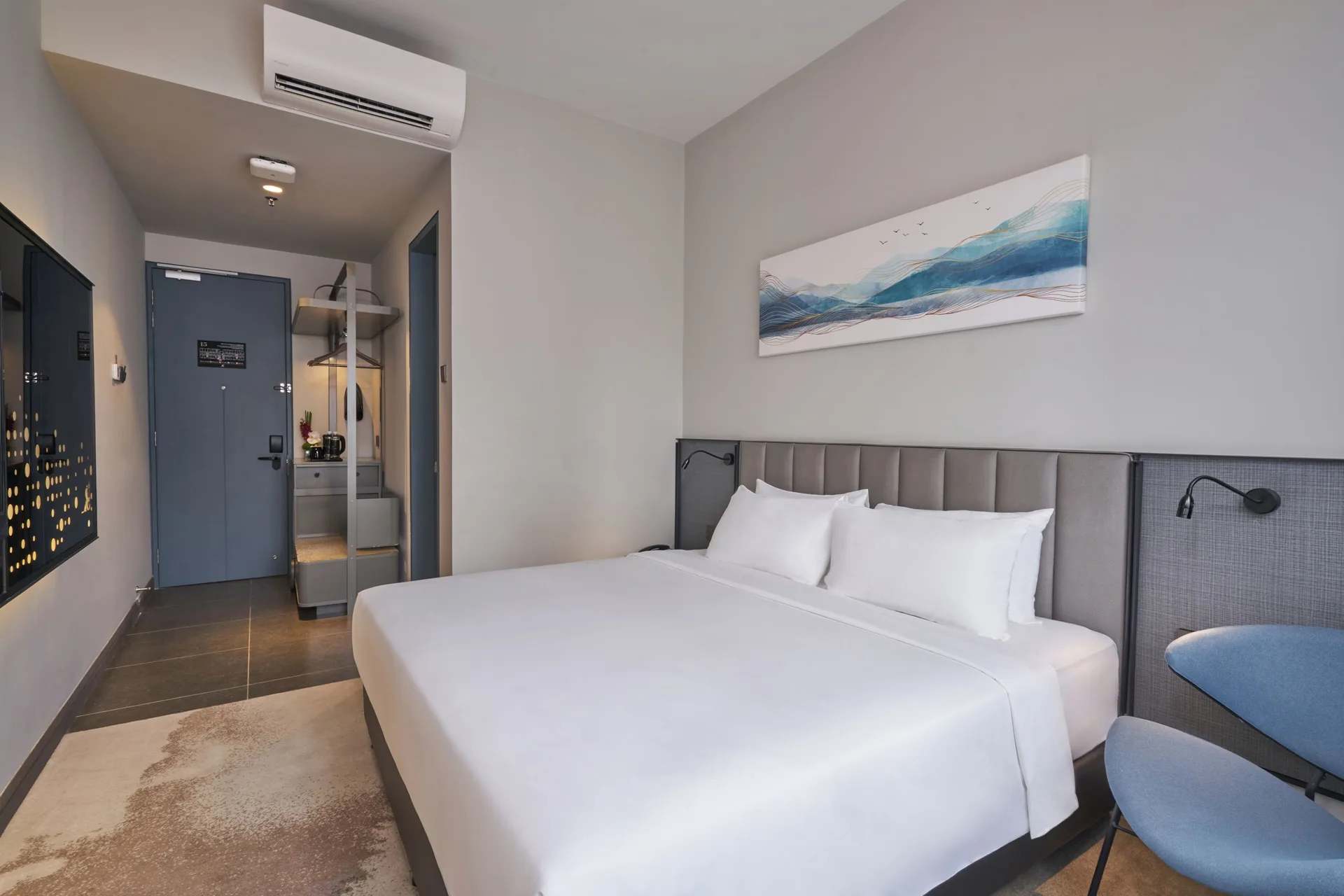 Sleeping Lion Suites — room
