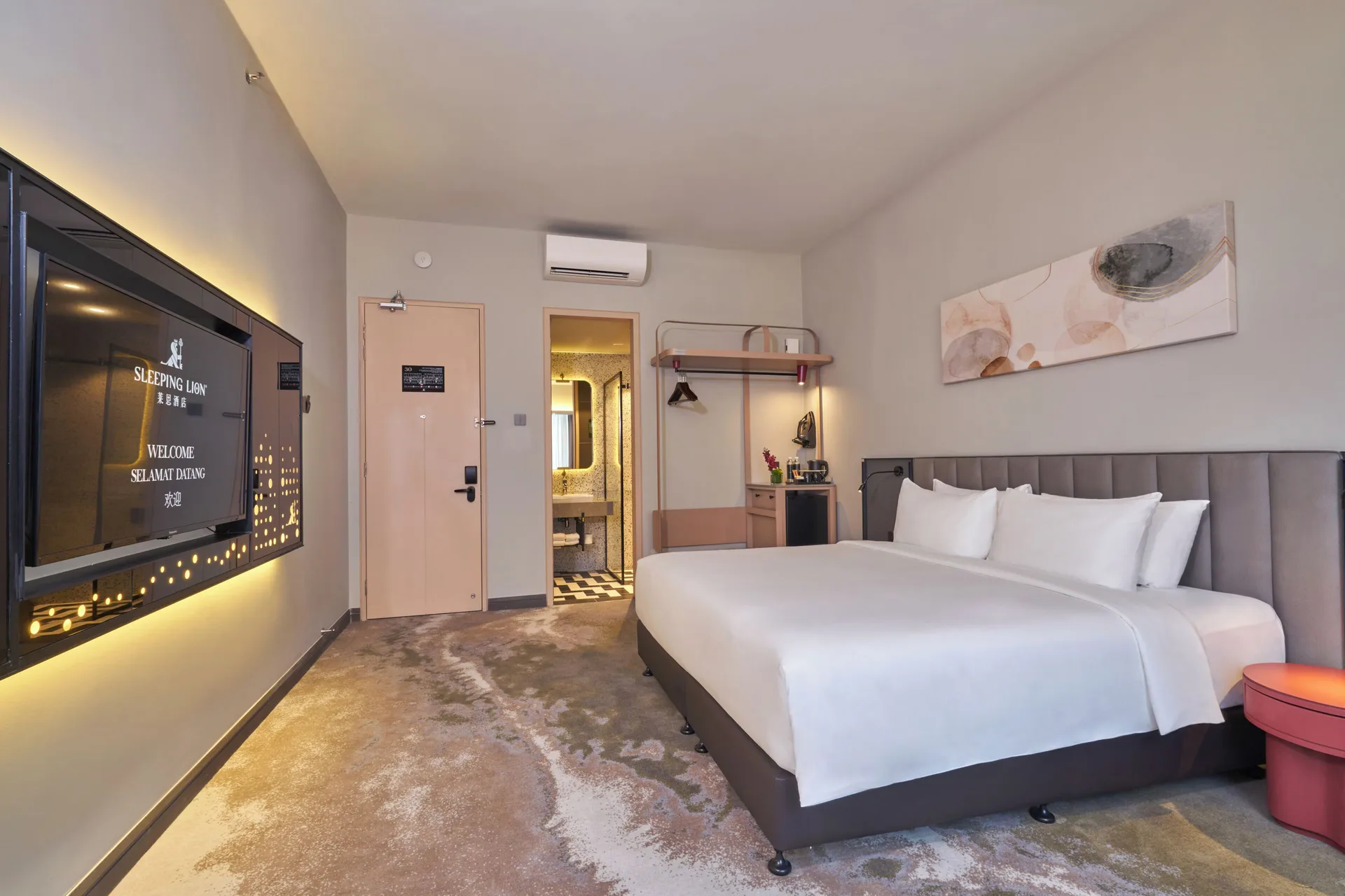 Sleeping Lion Suites — room