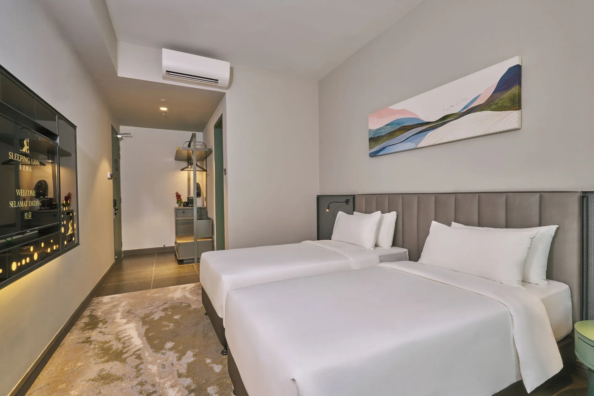 Sleeping Lion Suites — room