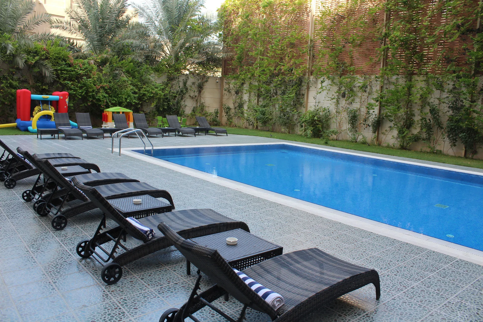 Concorde Hotel Doha — pool