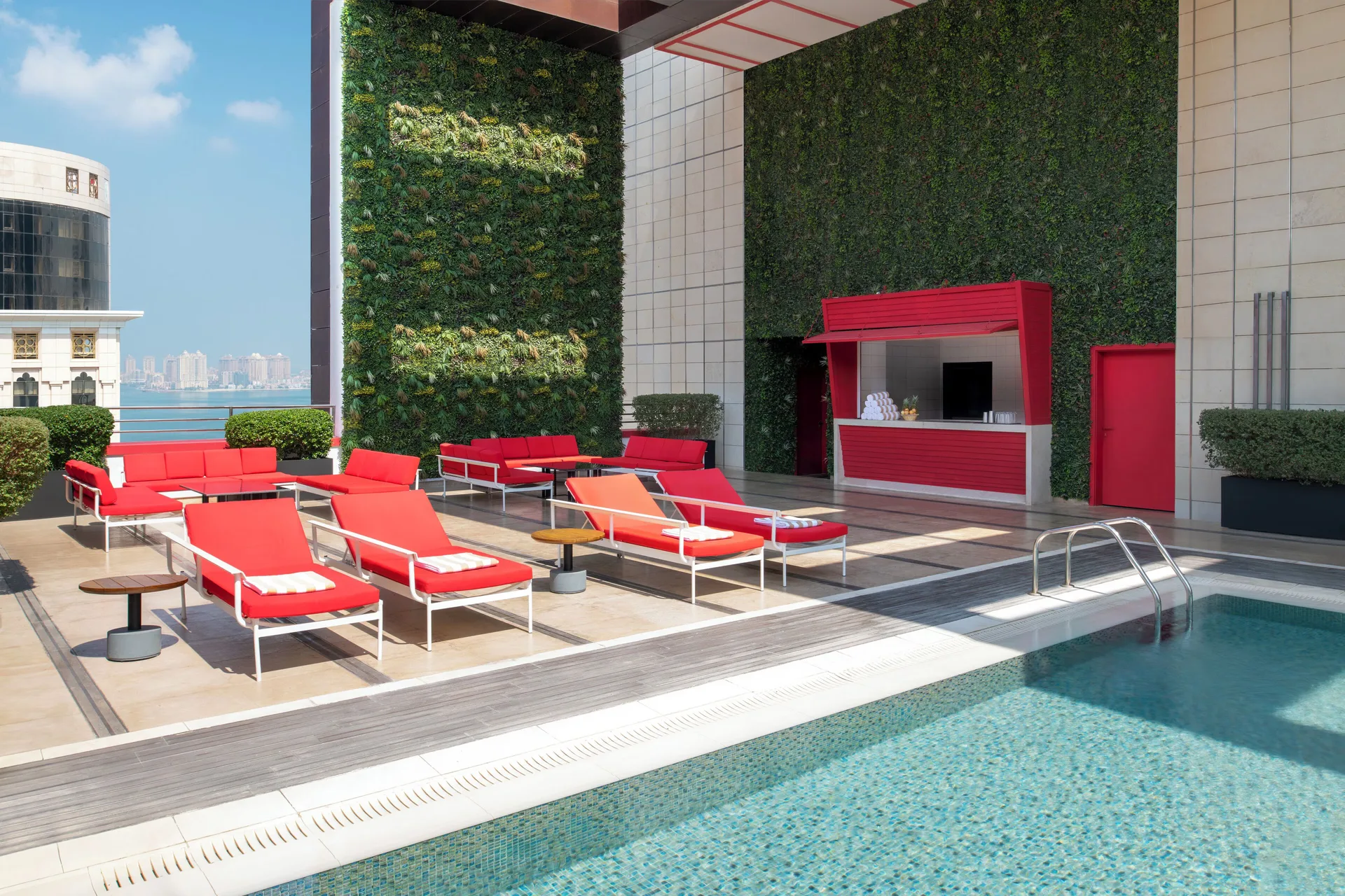 Dusit Doha Hotel — pool