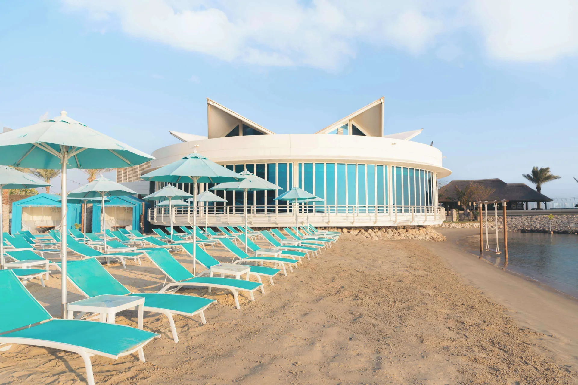 Hilton Doha — beach