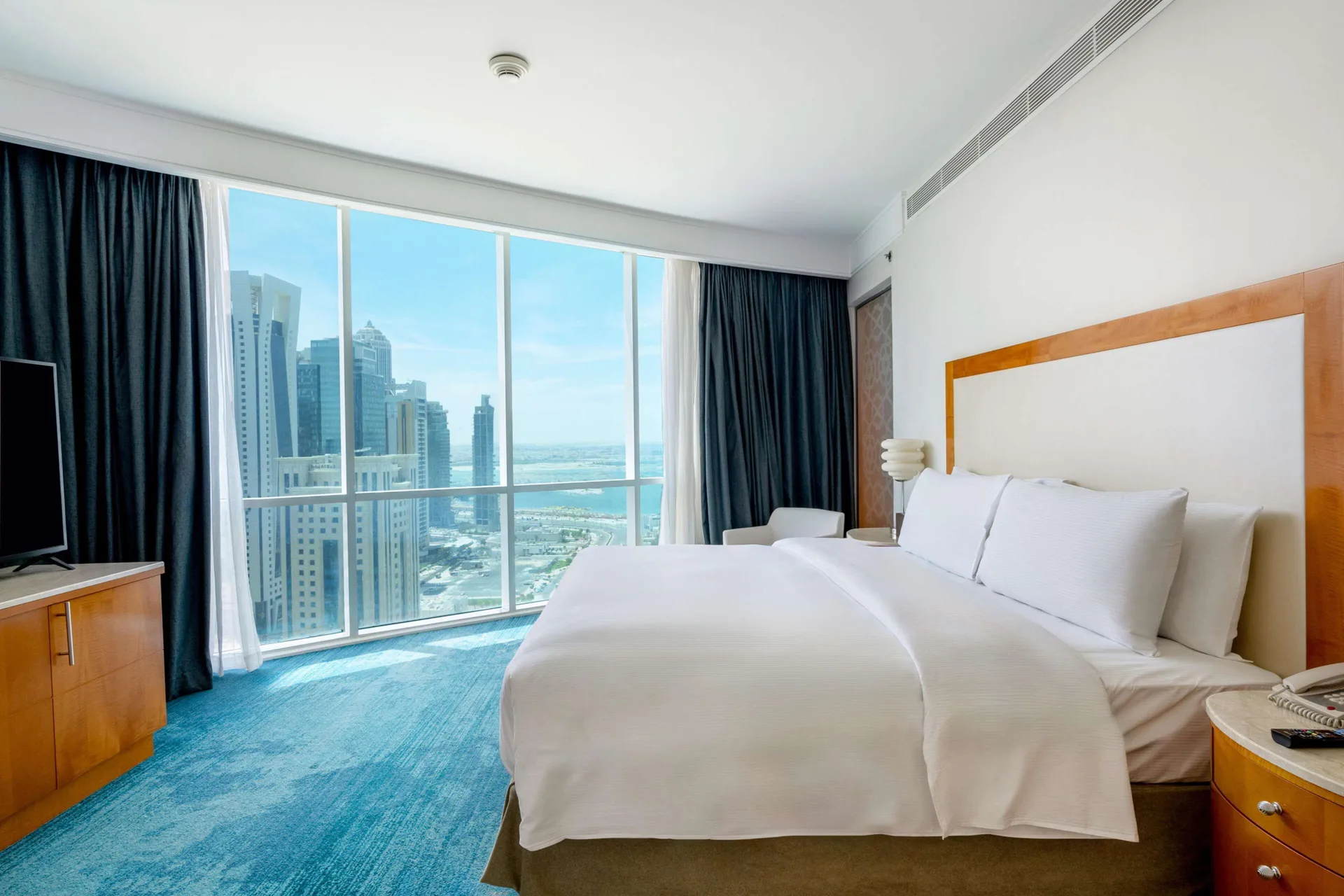 Hilton Doha — room