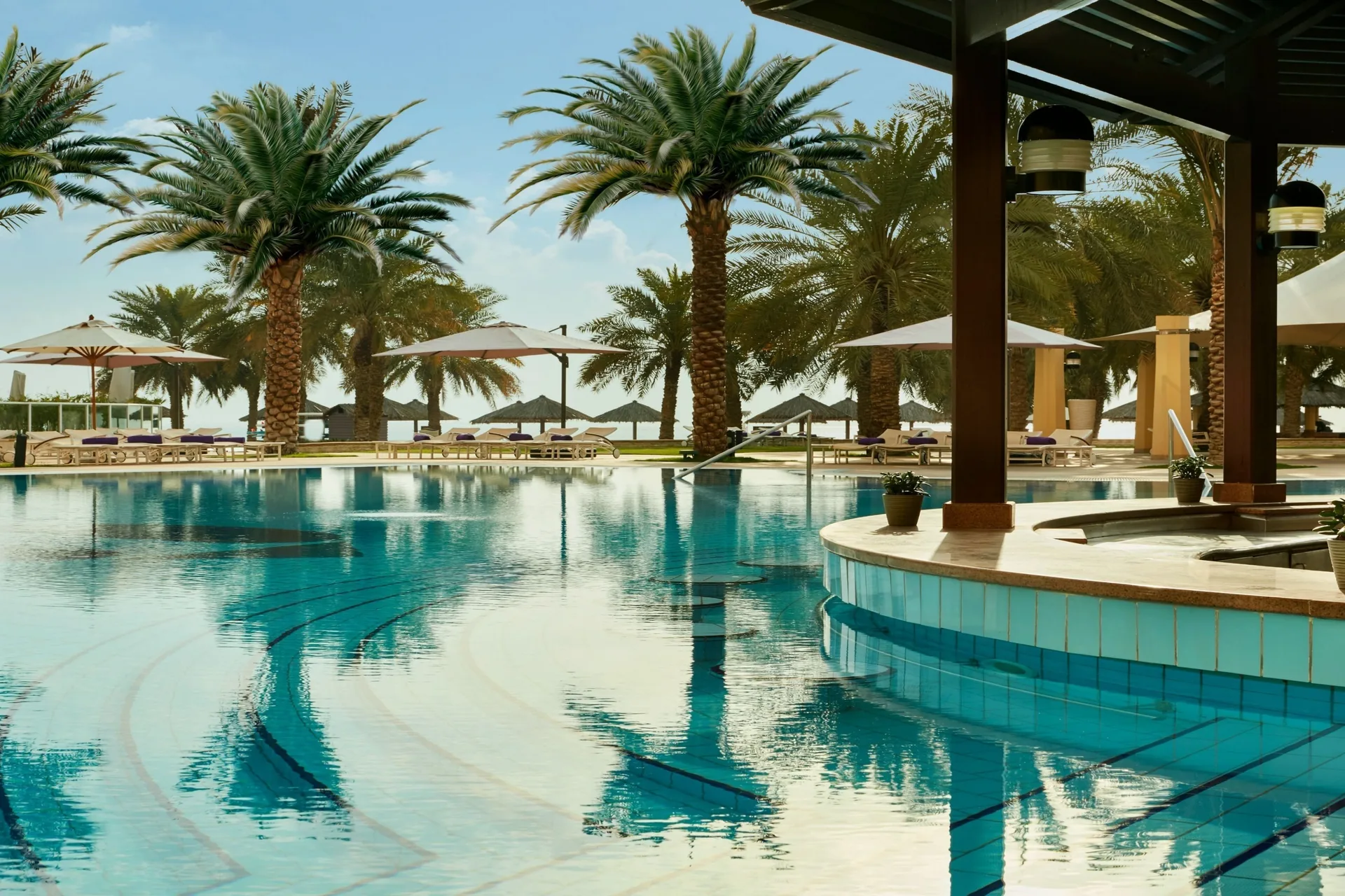 InterContinental Doha Beach & Spa by IHG — pool