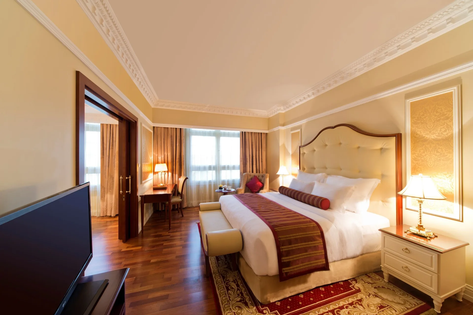 Warwick Doha — room