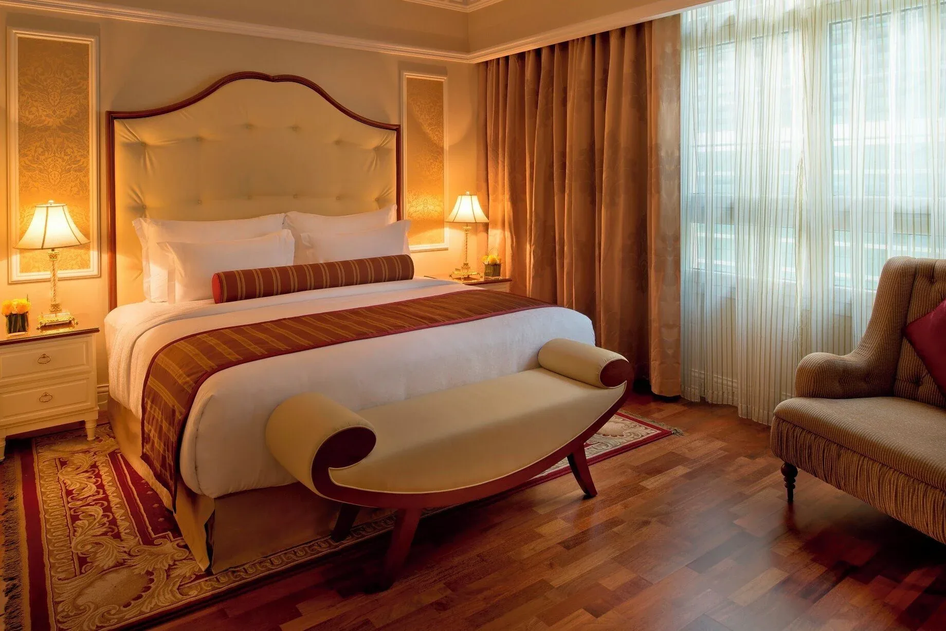 Warwick Doha — room