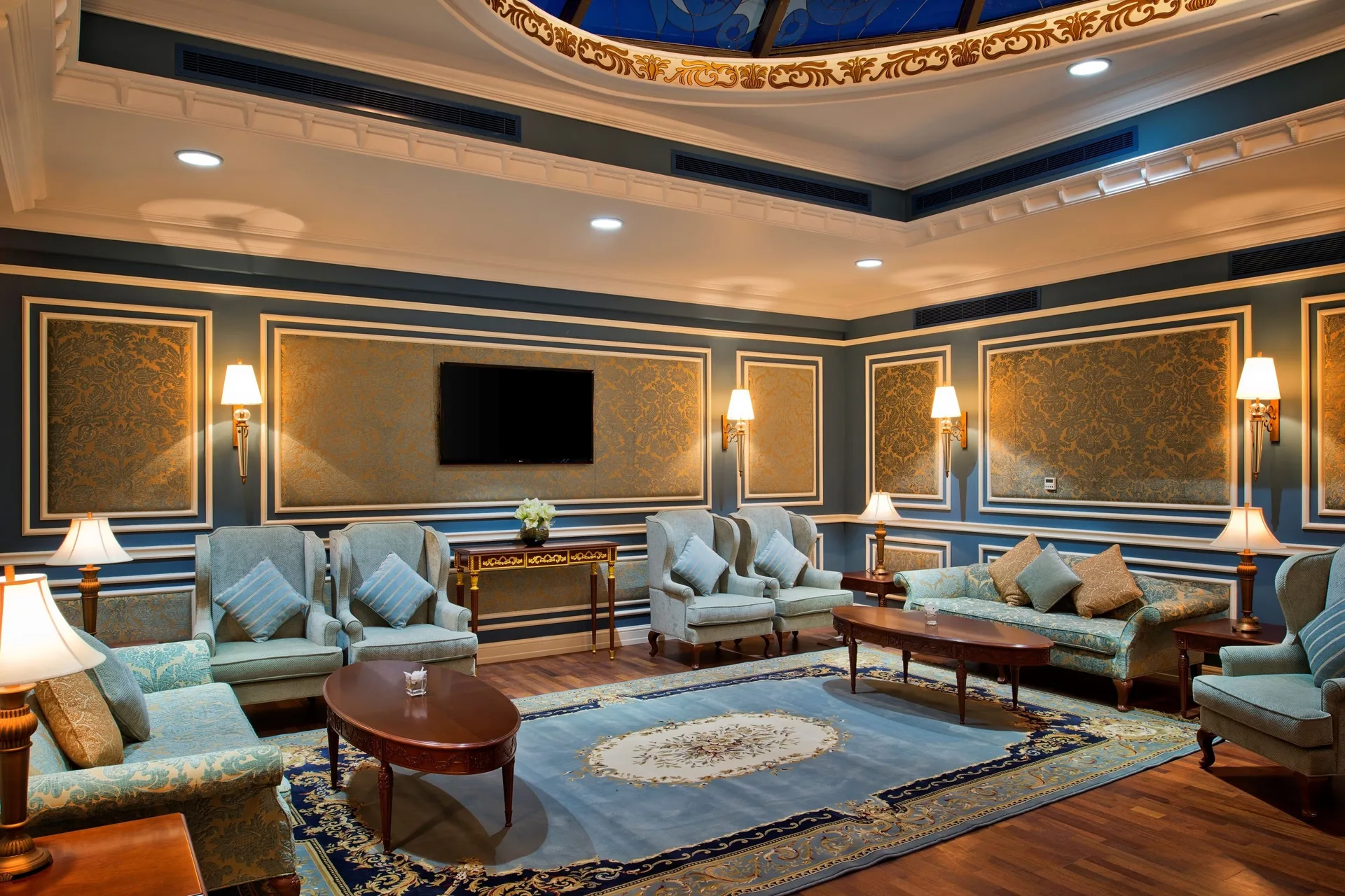 Warwick Doha — room