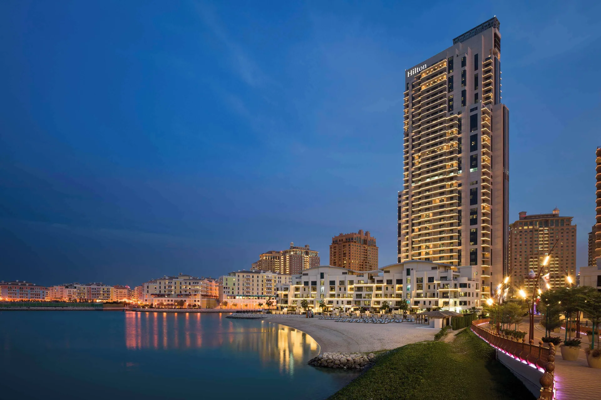 Hilton Doha The Pearl — exterior