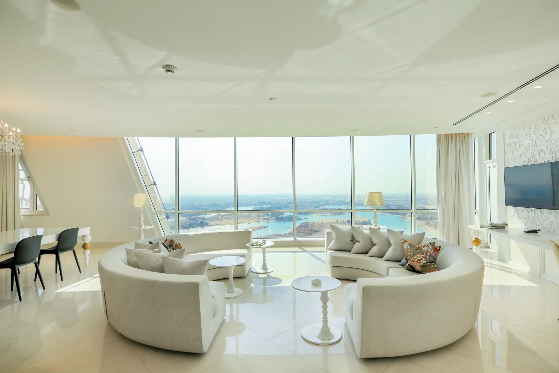 Mondrian Doha — room