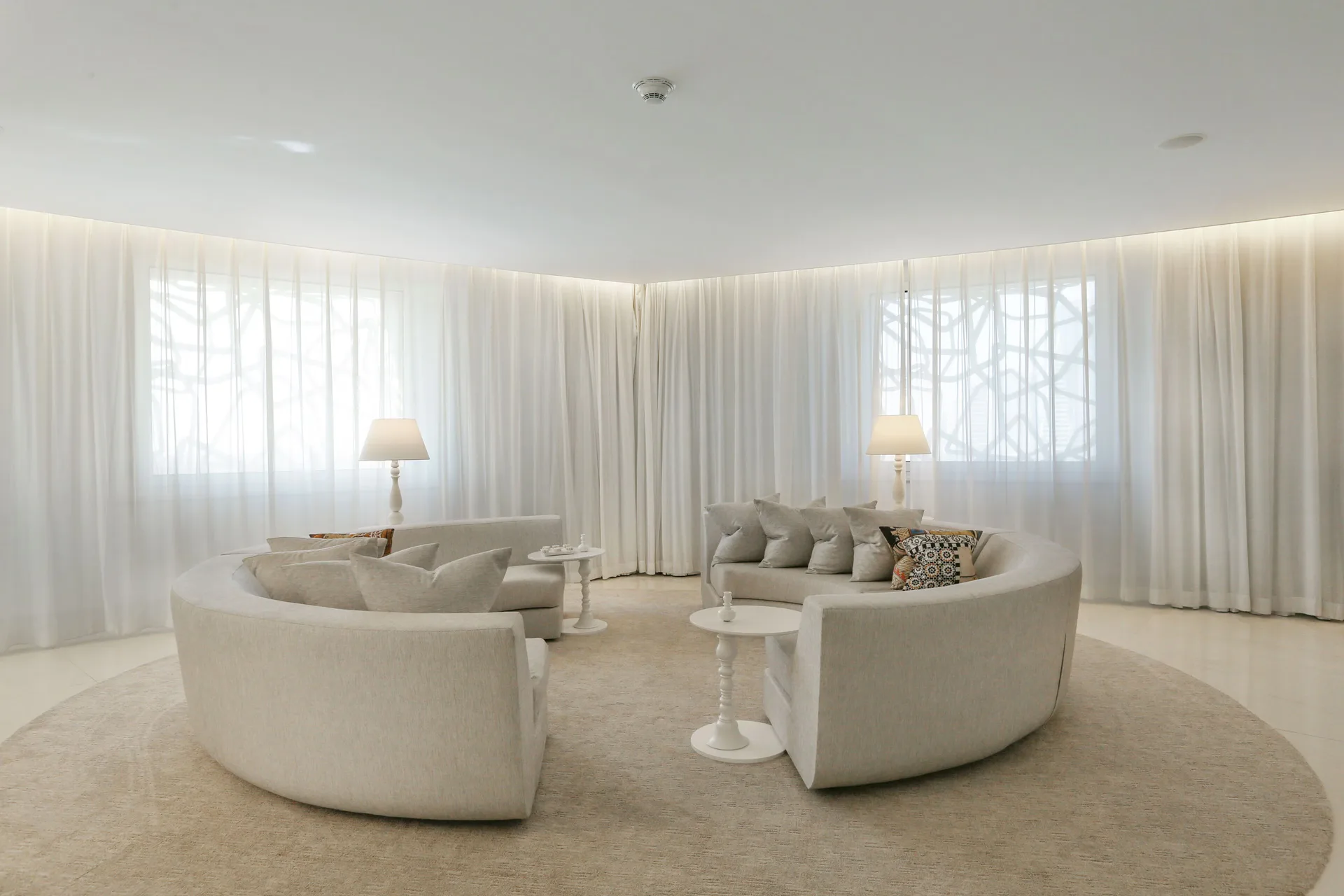 Mondrian Doha — room