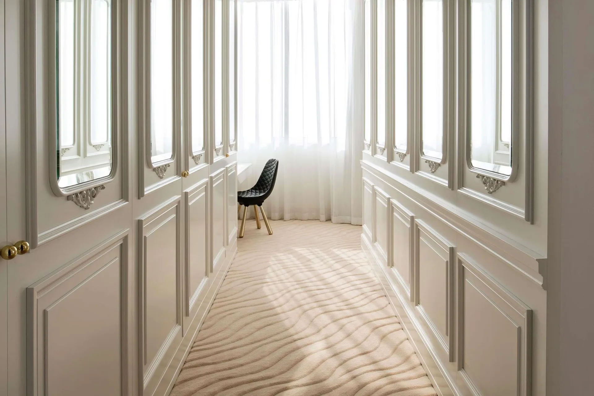 Mondrian Doha — room