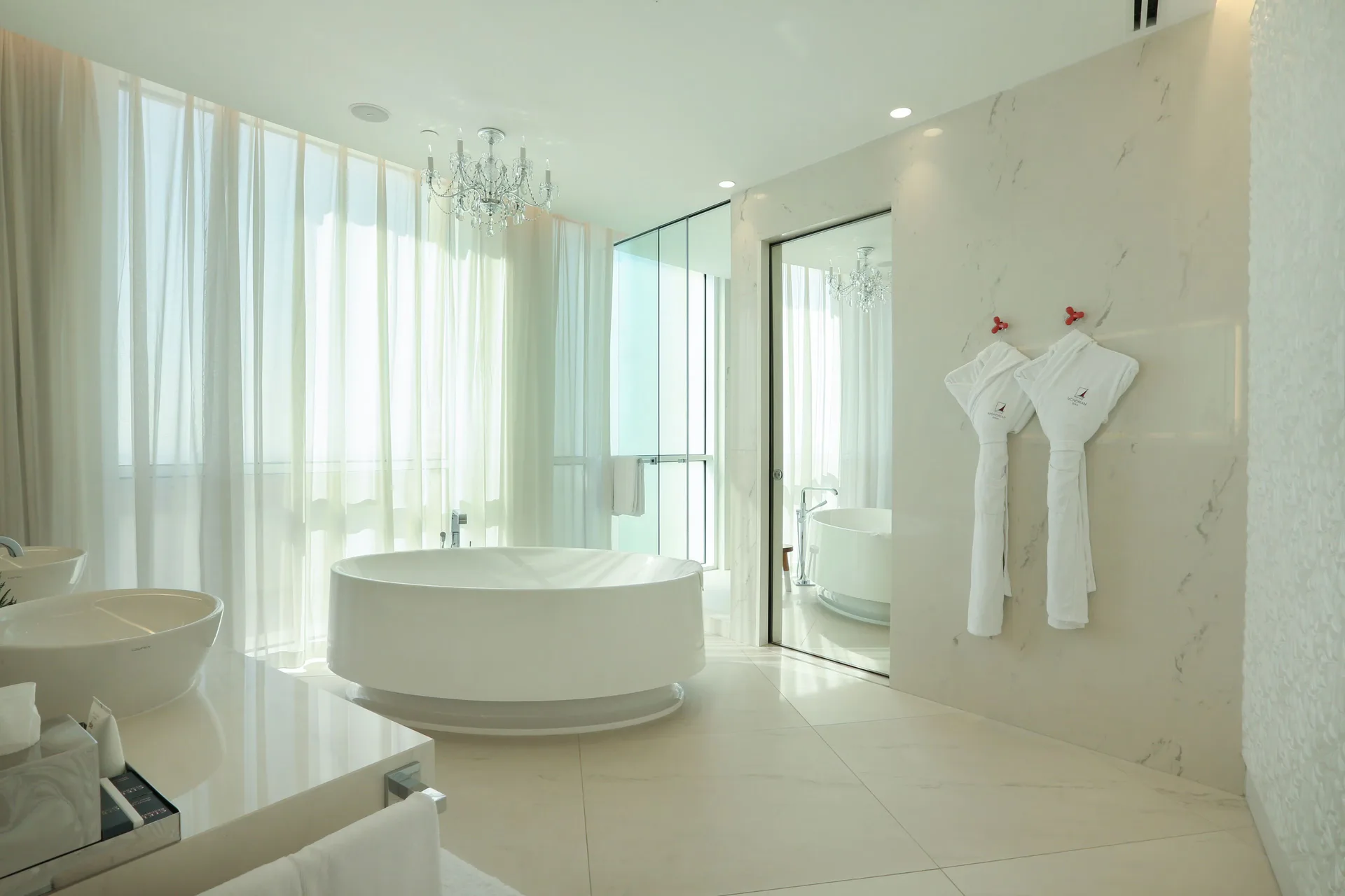 Mondrian Doha — room