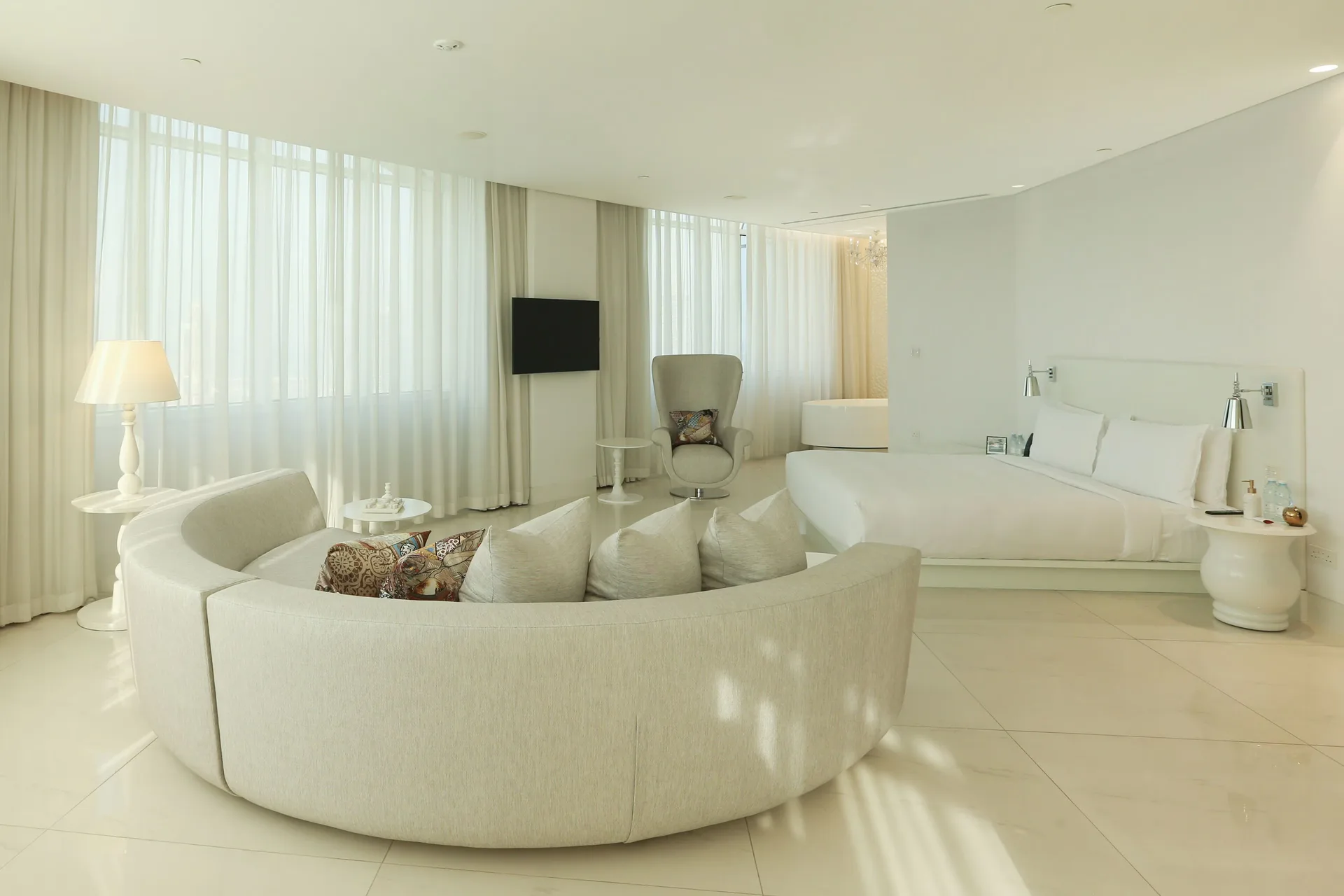 Mondrian Doha — room