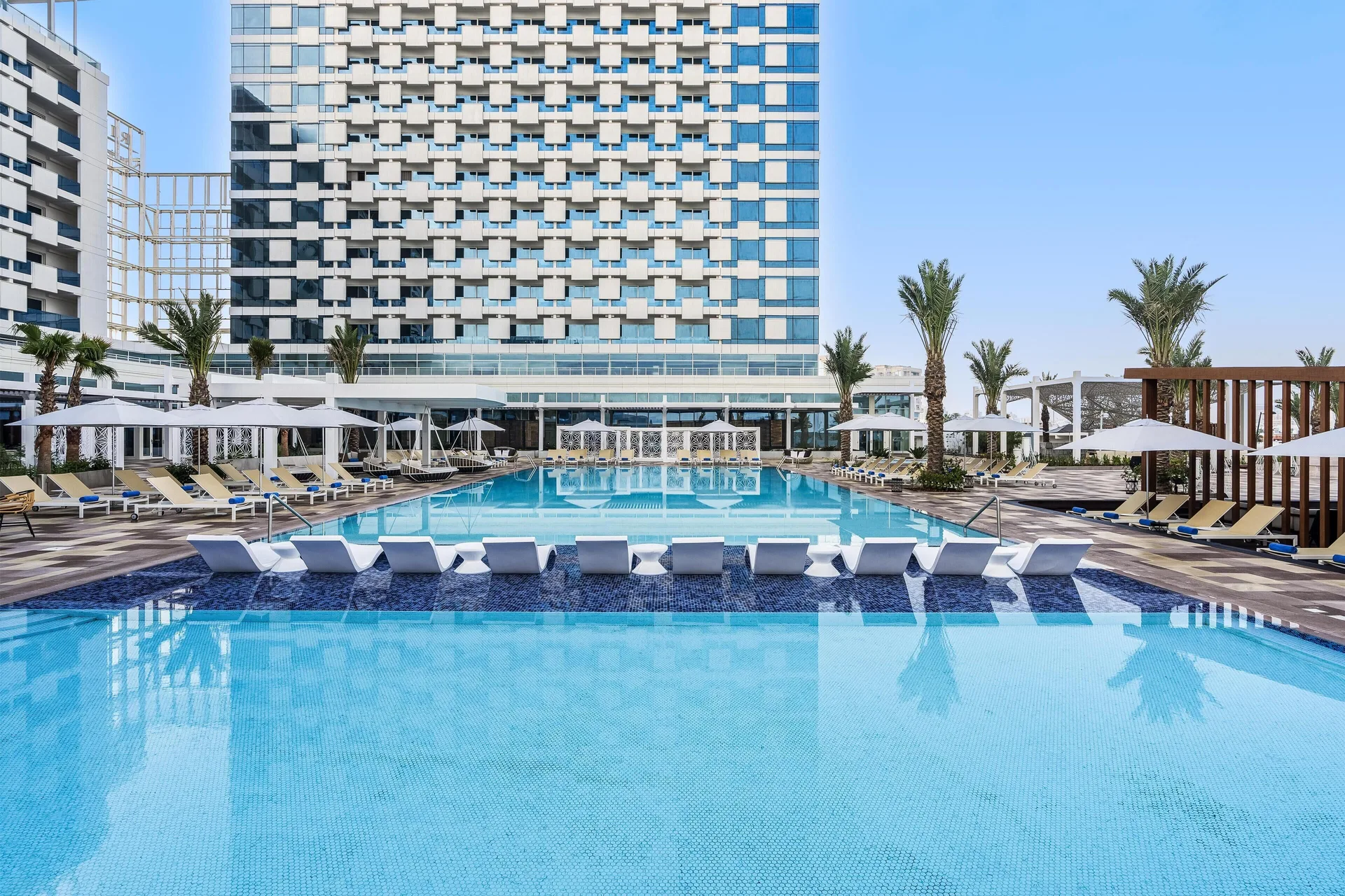 Rixos Gulf Hotel Doha — pool