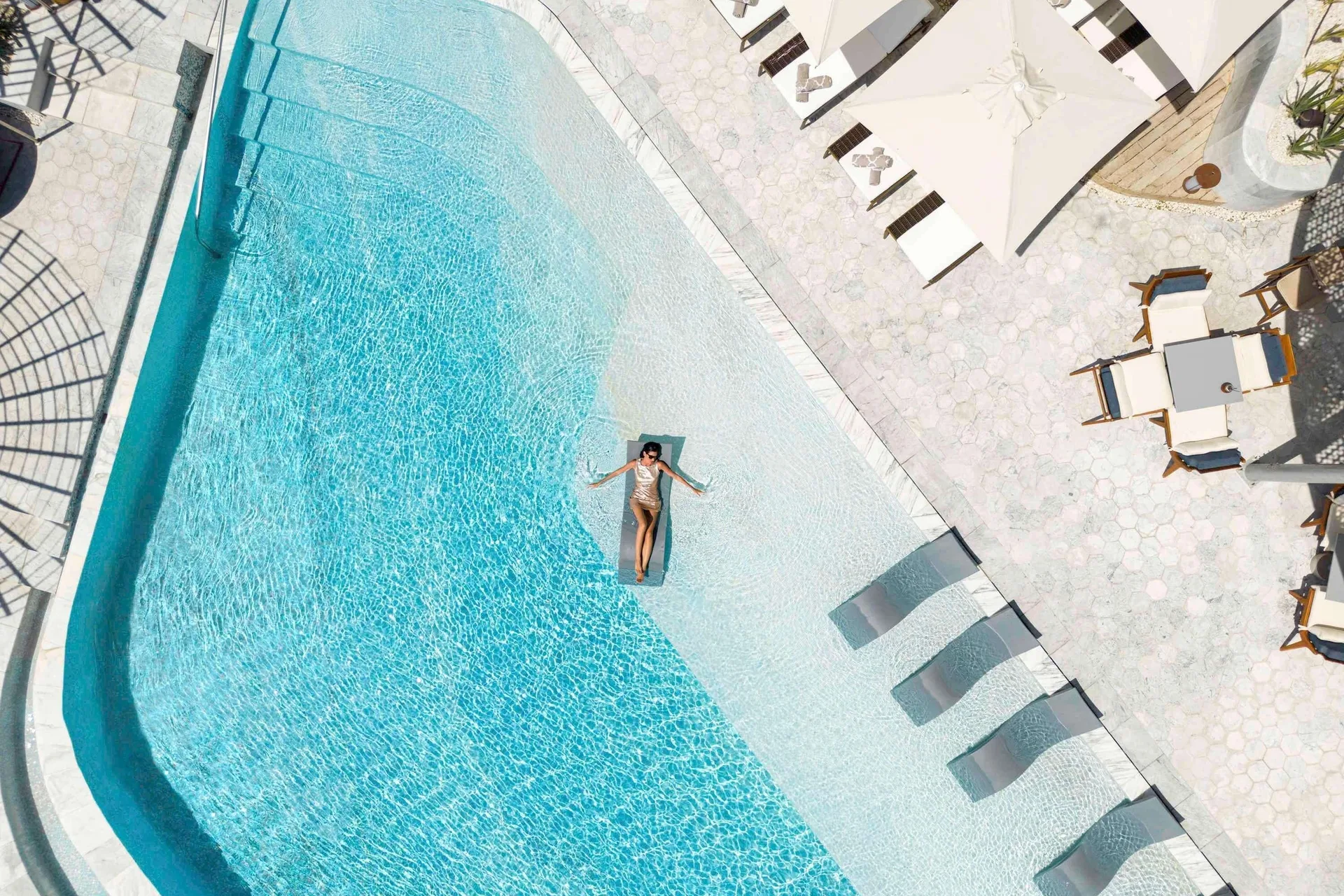 Fairmont Doha — pool