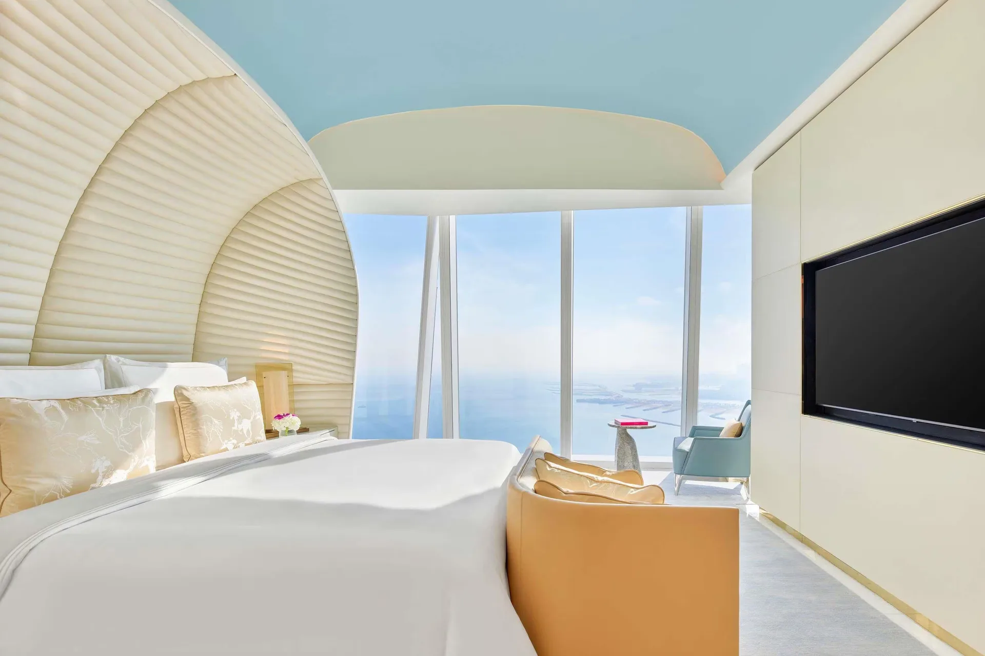 Fairmont Doha — room