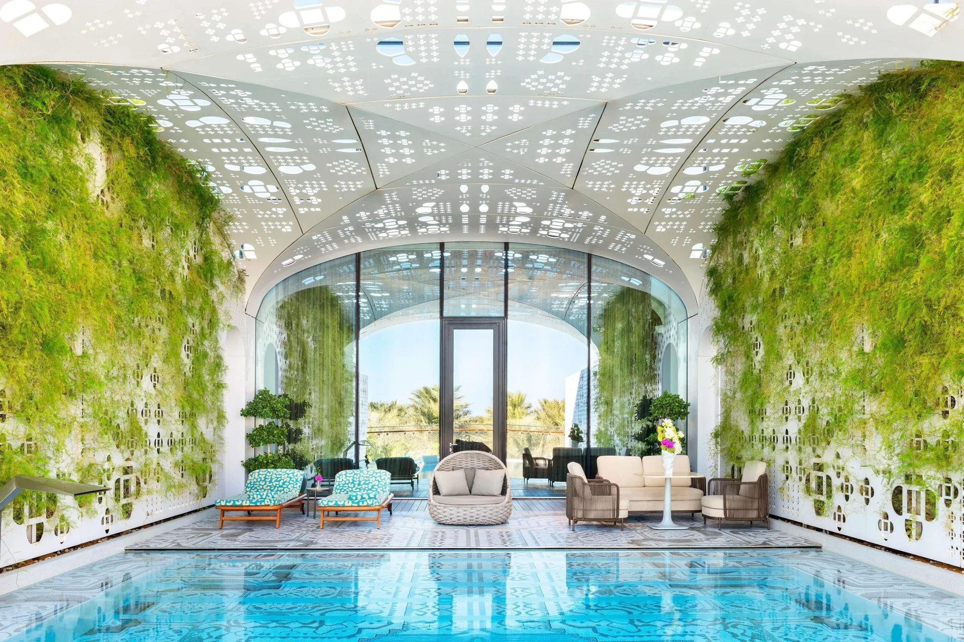 Raffles Doha — pool