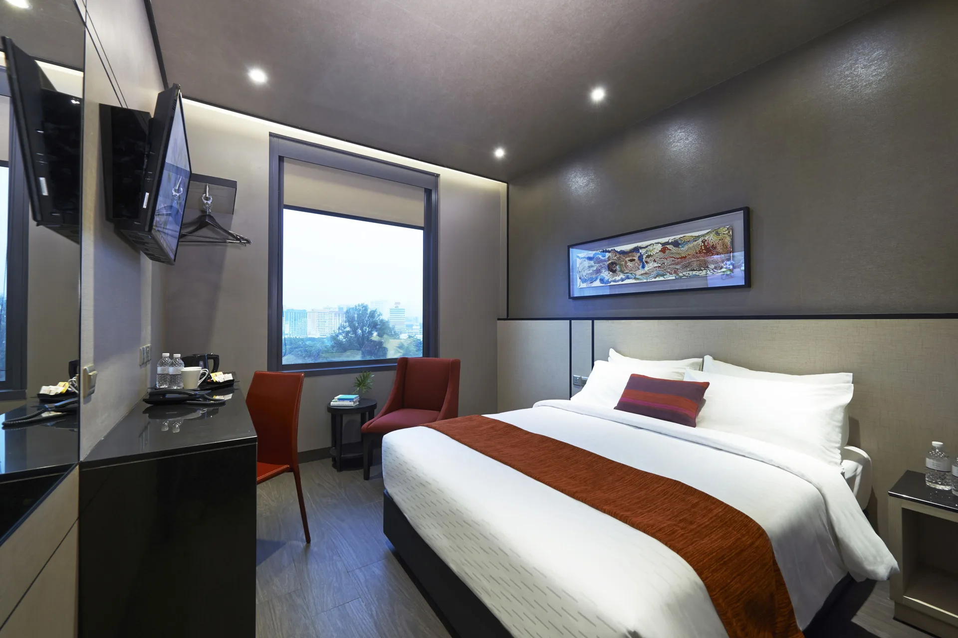 Hotel Boss — room