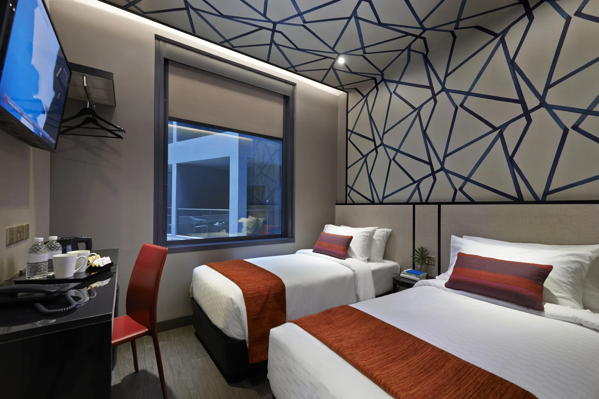 Hotel Boss — room