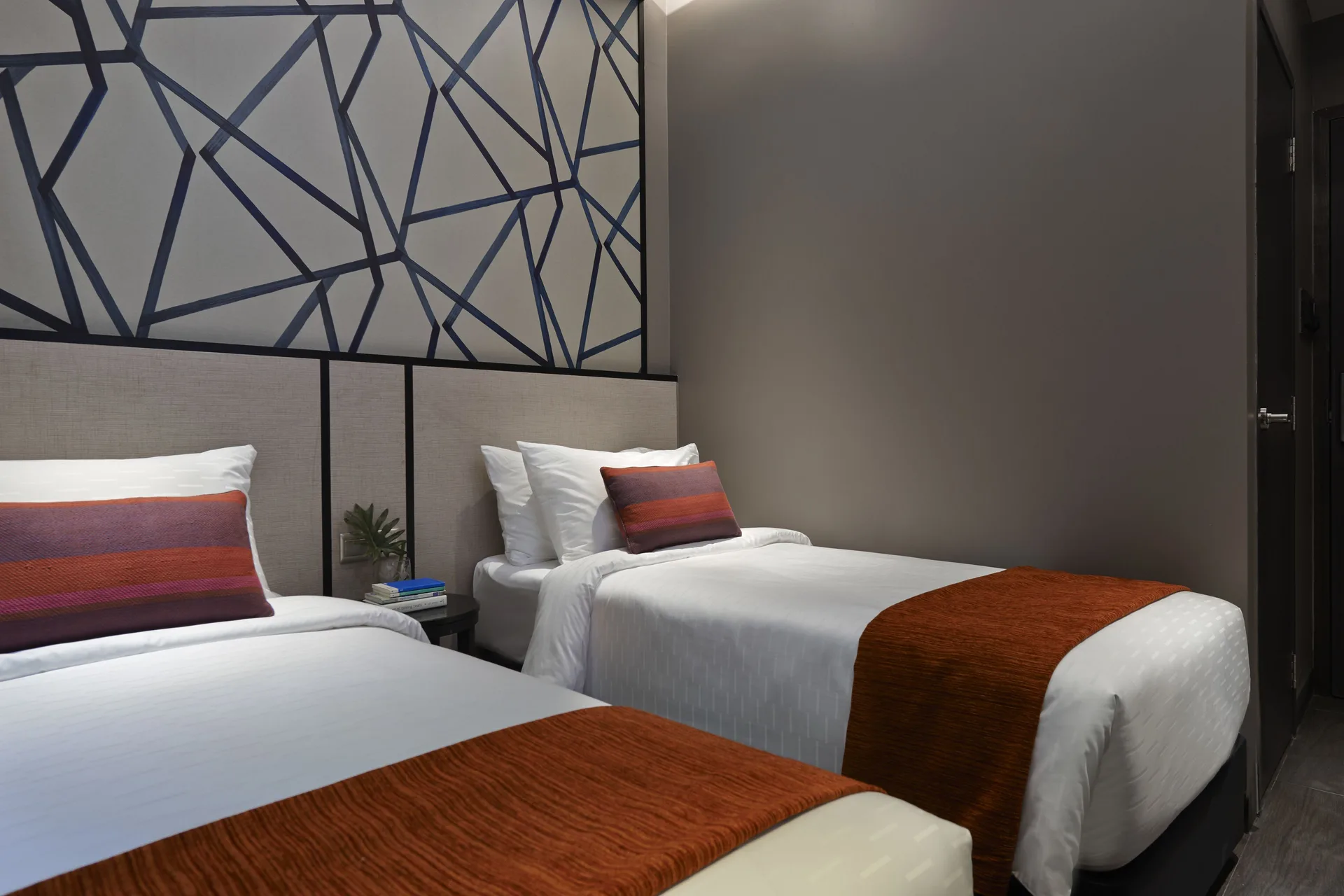 Hotel Boss — room