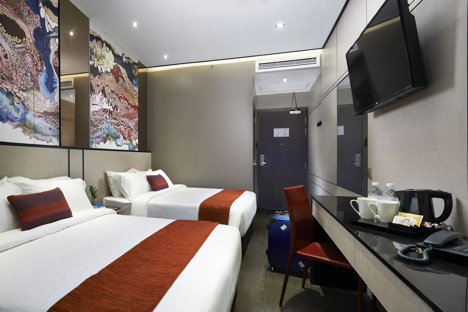 Hotel Boss — room