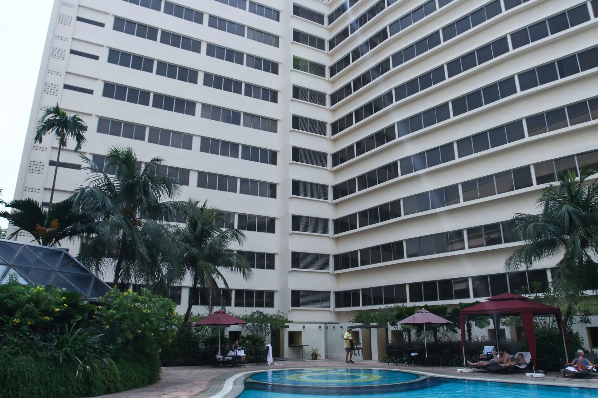 Furama RiverFront — pool